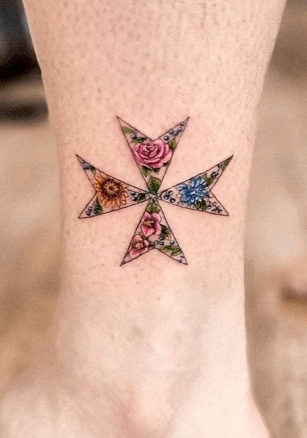 Girly floral Maltose cross tattoo by @yleniaattard