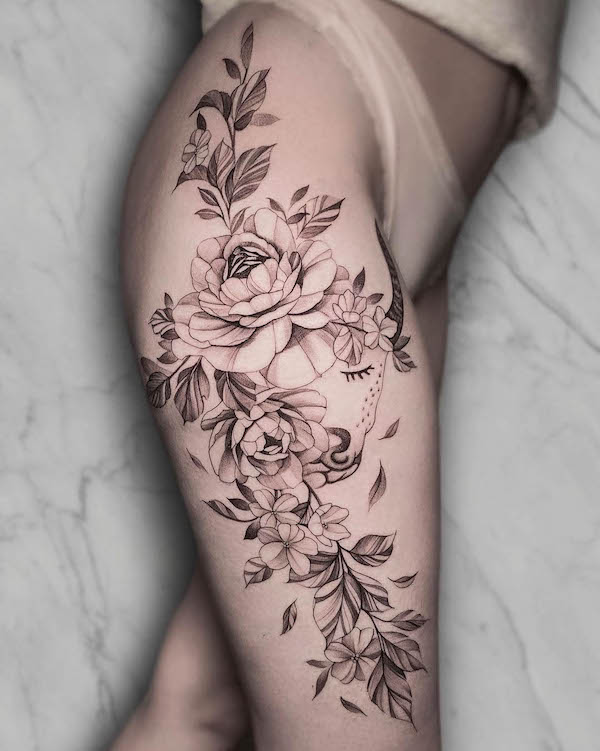 Floral thigh tattoo by @lakimii_neu_ulm