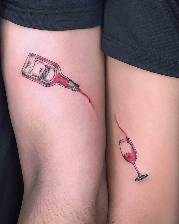 Tatuajes de vino y copas de @bossman_tattoos