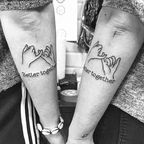 Tatuajes de promesa de meñique mejor juntos por @dolcecristina