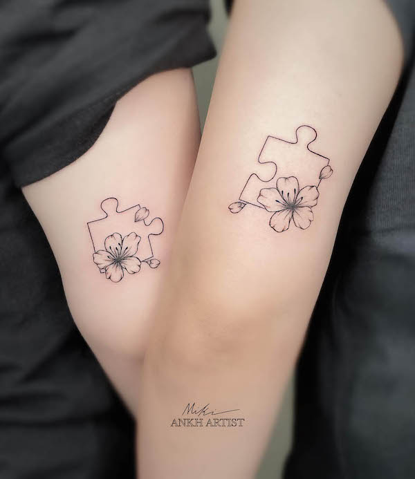 Matching puzzle pieces by @ankh