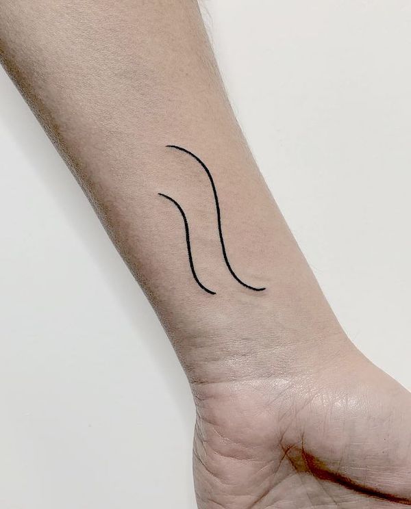 Simple wave wrist tattoo by @acos_tattoo